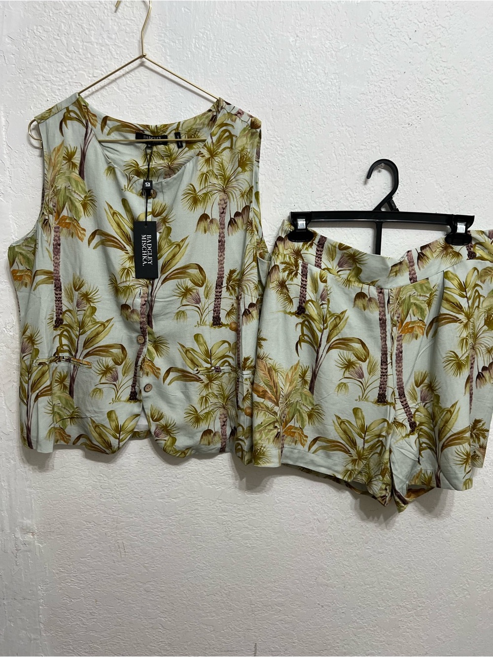 Badgley Mischka Light Mint Palm-Print Sleeveless Top